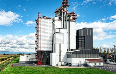 LUODATE 10-15 TPH intelligent livestock and poultry feed turnkey project in Poland